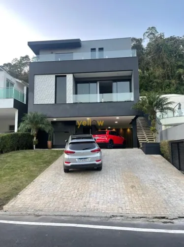 Casa em Condomínio Fechado em Parque Residencial Itapeti - Mogi das Cruzes