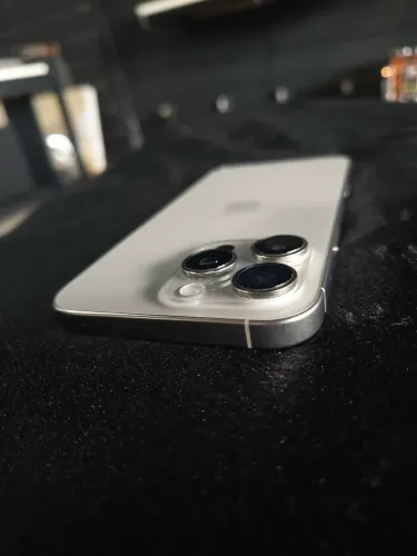 iPhone 16 Pro Max 256GB titânio