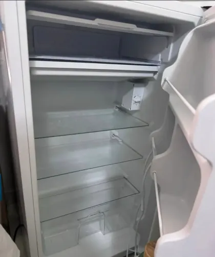 Frigobar Mideia pouco uso