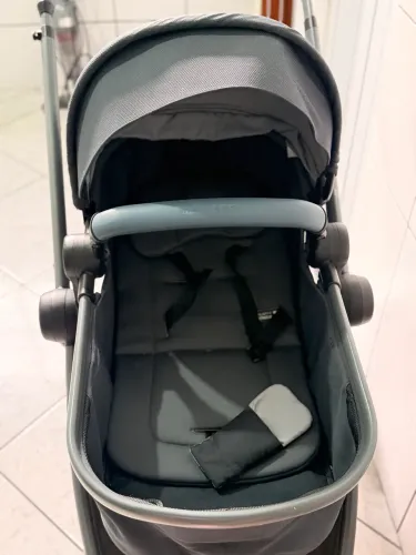 Carrinho + bebê conforto maxi-cosi 