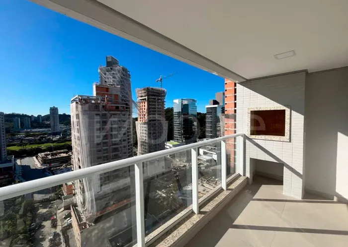 Apartamento no Edifício Duo na Praia Brava