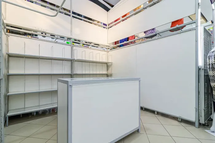 Loja em shopping na Rua Ministro Firmino Whitaker, 124 - LOJA 01 BOX 39 8 m²
