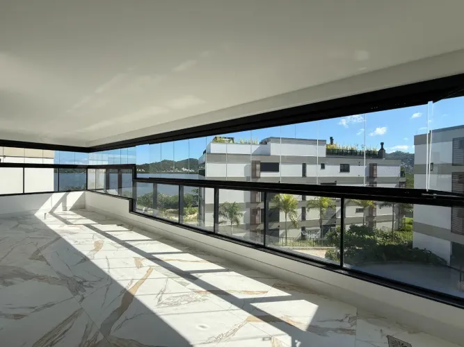 Apartamento 2 suítes com vista mar no João Paulo, Florianópolis.