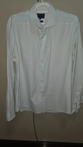 Camisa social Mahdi manga longa na cor azul claro