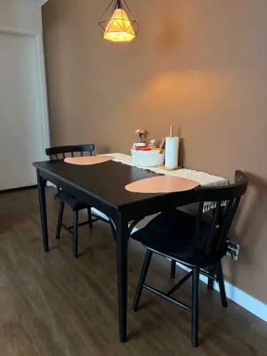 Mesa de jantar preta 
