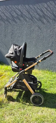 Carrinho de bebê Premium Baby Dourado