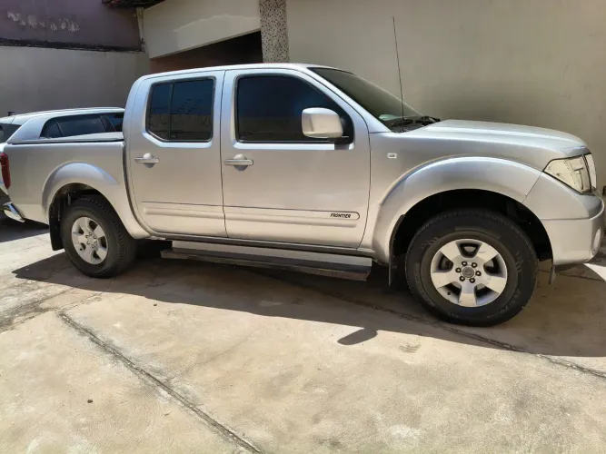 Nissan Frontier Se/se Strik CD 4X4 2.5 TB Dies. 2010