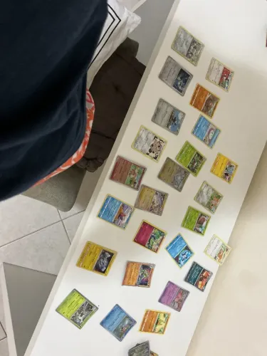Cartas Pokémon vendo separado