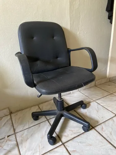 Cadeira presidente couro