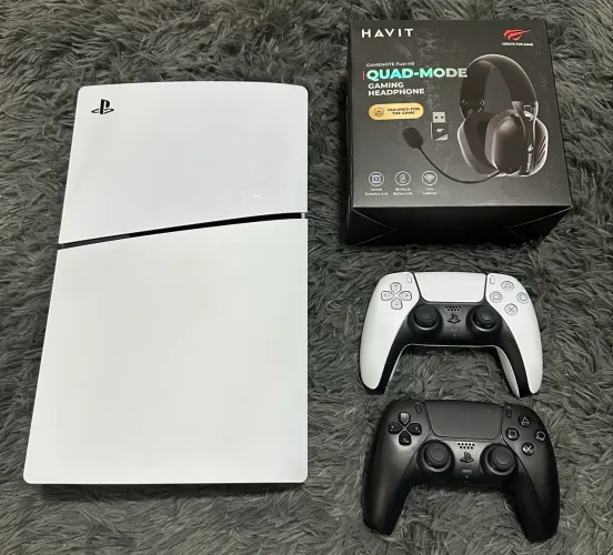 PlayStation 5 slim 1TB + 2 controles + headset