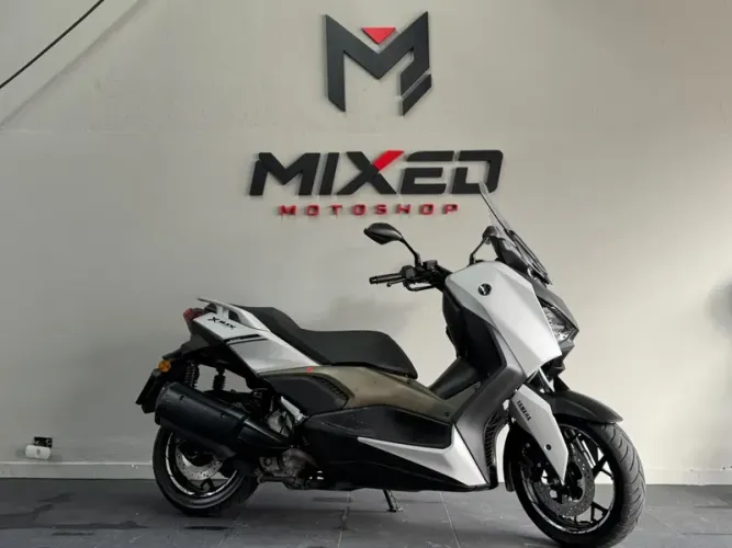 Yamaha XMAX Gasolina Automático