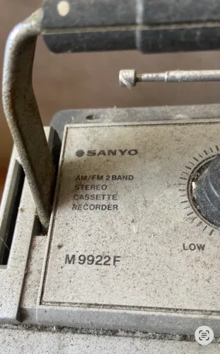 Radio/gravador sanyo antigo