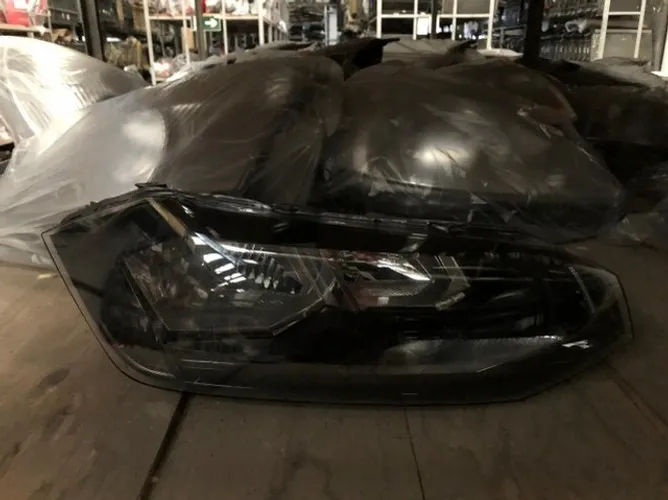 Farol Novo Polo Vitus Mascara Negra