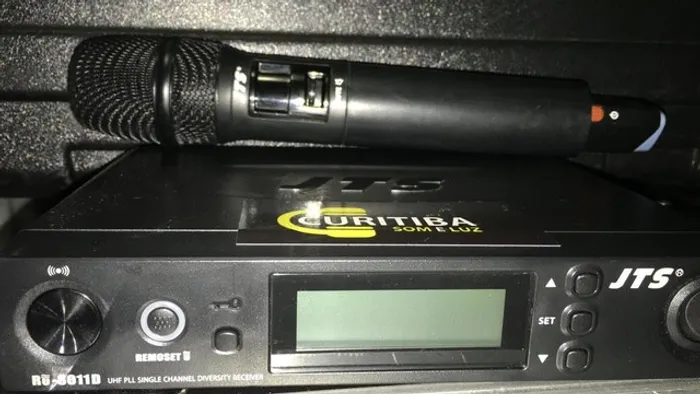 Microfone sem fio JTS - UHF - profissional