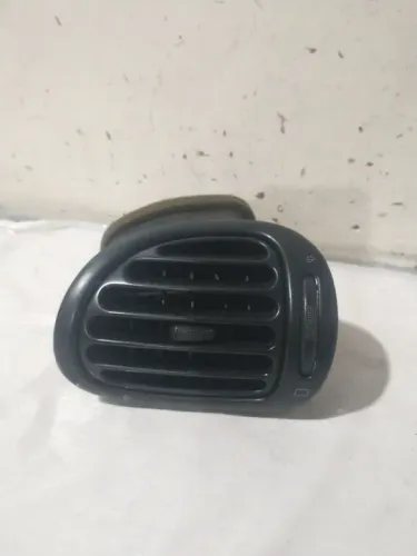 Difusor ar direito Peugeot 206 2000/10