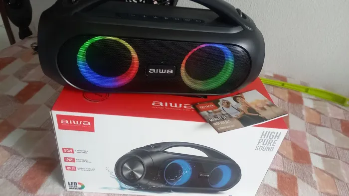 Caixa de Som Bluetooth Aiwa 50W com LED