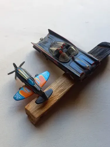 Kit Hot Whells Carrinho Batmovel E Avião Metal. Kit Hot Well