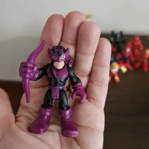 Bonecos Marvel