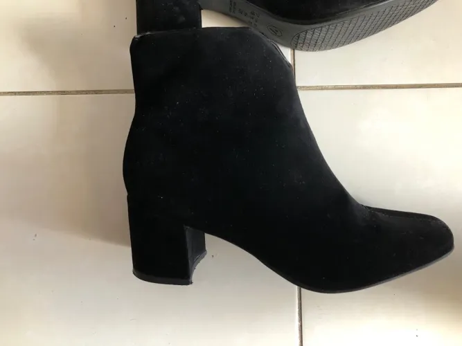 Bota Preta Camurça Salto Alto