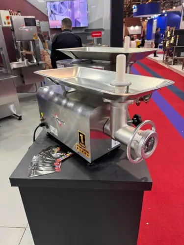 Moedor de Carnes Inox Boca 22 motor forte nova 