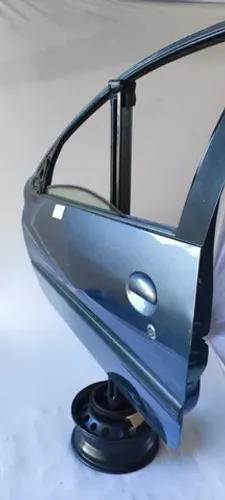 Porta Peugeot 206 esquerdo 2 portas 2002 2007 pelada