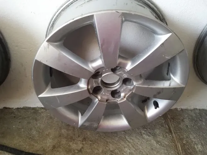 Roda aro 16 Volkswagen New Beatle Prata usada avulsa 5x100