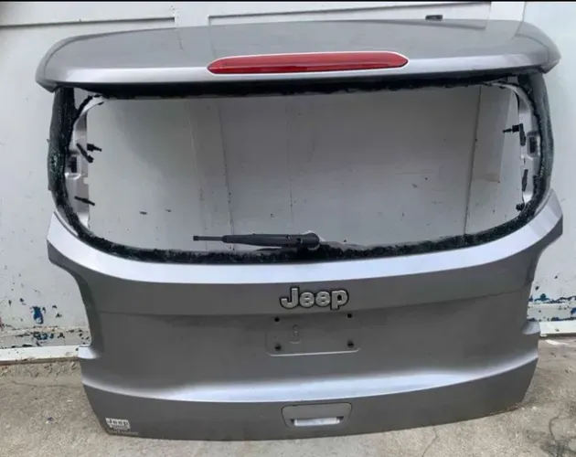 Tampa Traseira Jeep Renegade T270 C/ Avaria 2022 A 2024