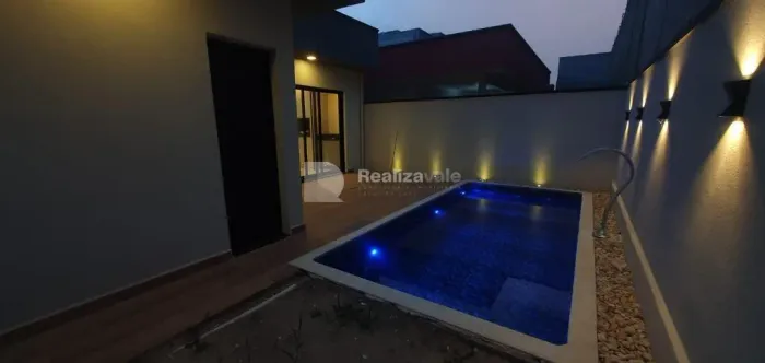 Casa à venda em condomínio clube com 3 quartos 162 m²