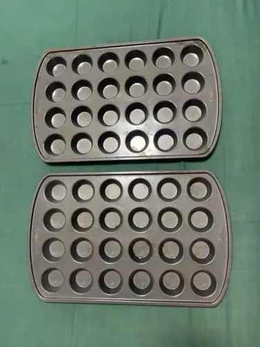 Kit com 2 formas para mini cupcakes 