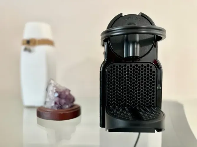 Cafeteira Nespresso Inissia DeLonghi (110v) - Estado de Nova