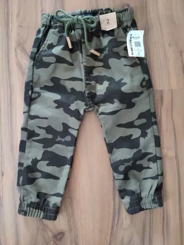 Calça camuflada Linda - Tamanho 2 anos -  Nova 