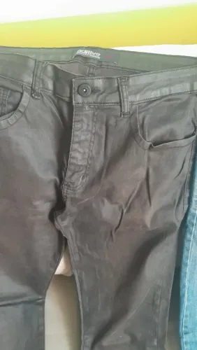 Calça de couro