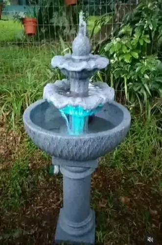 Fonte de água para jardim com LED