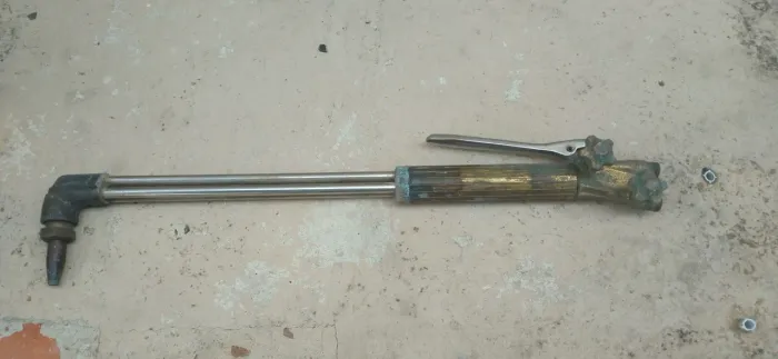 Maçarico de corte com bico