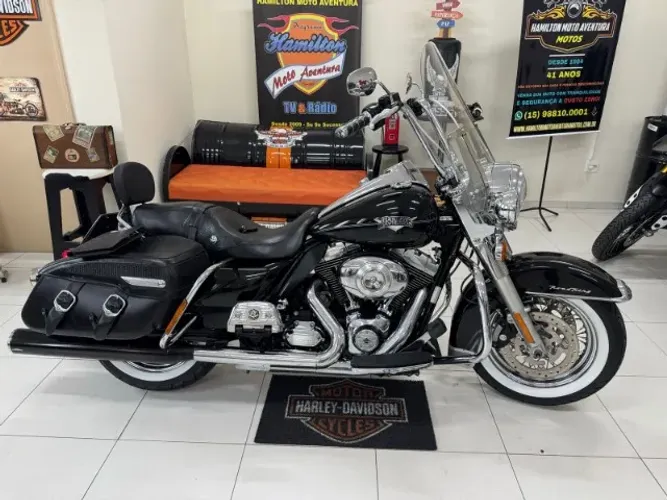 Harley-Davidson Road King Classic 2011 - Linda e Equipada 