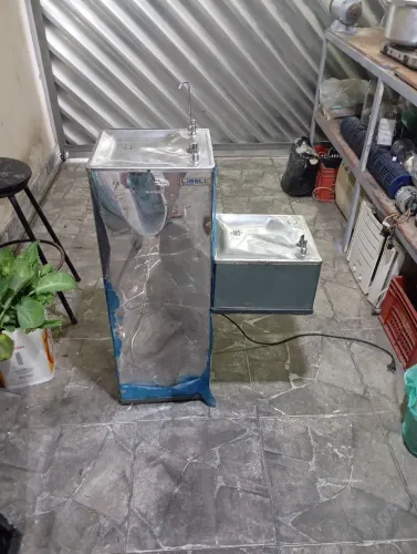 Bebedouro duplo. Inox.