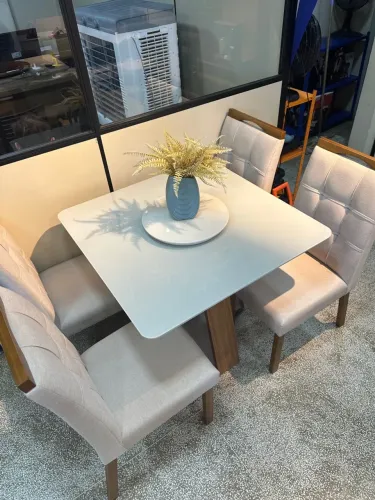 Conjunto de Mesa de jantar 4 cadeiras madeira maciça