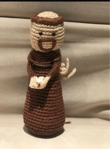 Boneco de crochê São Francisco de Assis