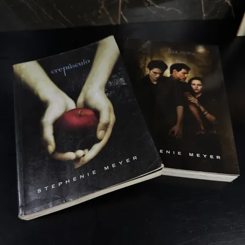 LIVROS CREPÚSCULO E LUA NOVA