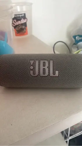 Vende-se caixa de som jbl flip 6