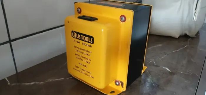 Vendo transformador semi novo