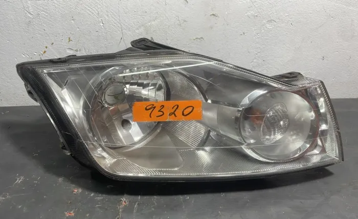 Farol Ecosport 2012 lado esquerdo