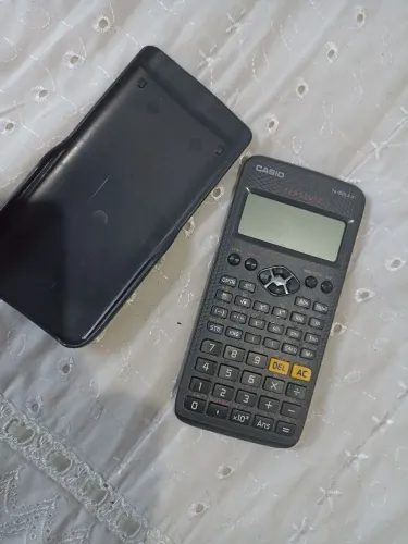Calculadora Científica Casio fx-82LA X