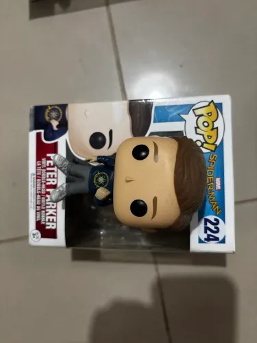 Pop toy peter parker com caixa