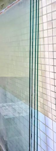 2 vidro de 8 milímetros. Tamanho 2.6mt por 1.10