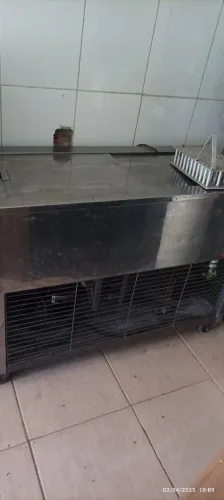 Máquina de picolé fortfrio semi nova já com kit 6 formas e extratores
