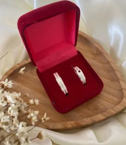 PAR DE ALIANÇA CORAÇÃO DE PRATA 230$