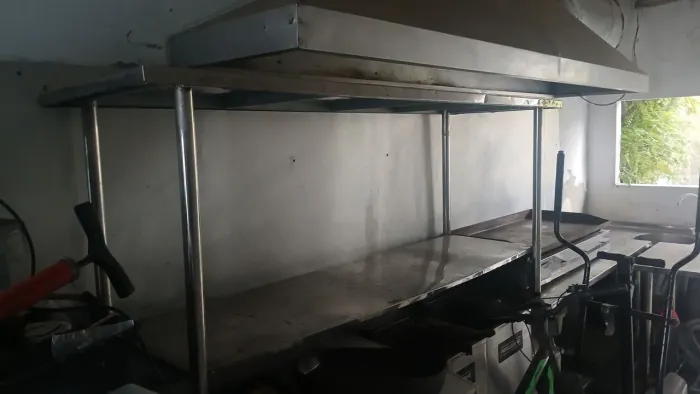 Vende-se mesa de aço inox