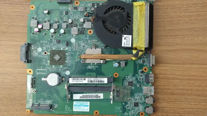Placa Mãe notebook acer e1 4210622 (liga dar tela branca ) defeito