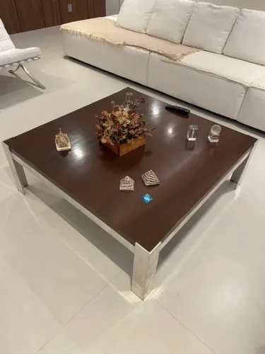 Mesa de Centro Moderna com Design Elegante